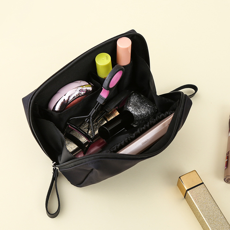 Tas Kosmetik Wanita Shin-chan  - Blush Brush Kabuki ulasan dan harga